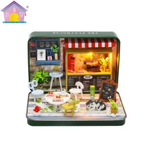 Vihreä DIY-nukkekodin miniatyyri