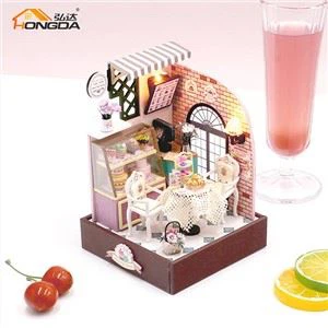 Miniatyyri Dollhouse -kakkukauppa